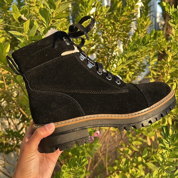 Time & Tru Size 9 Black Winter Ankle Boots – Memory Foam Heel 1.7″ - Picture 5 of 7